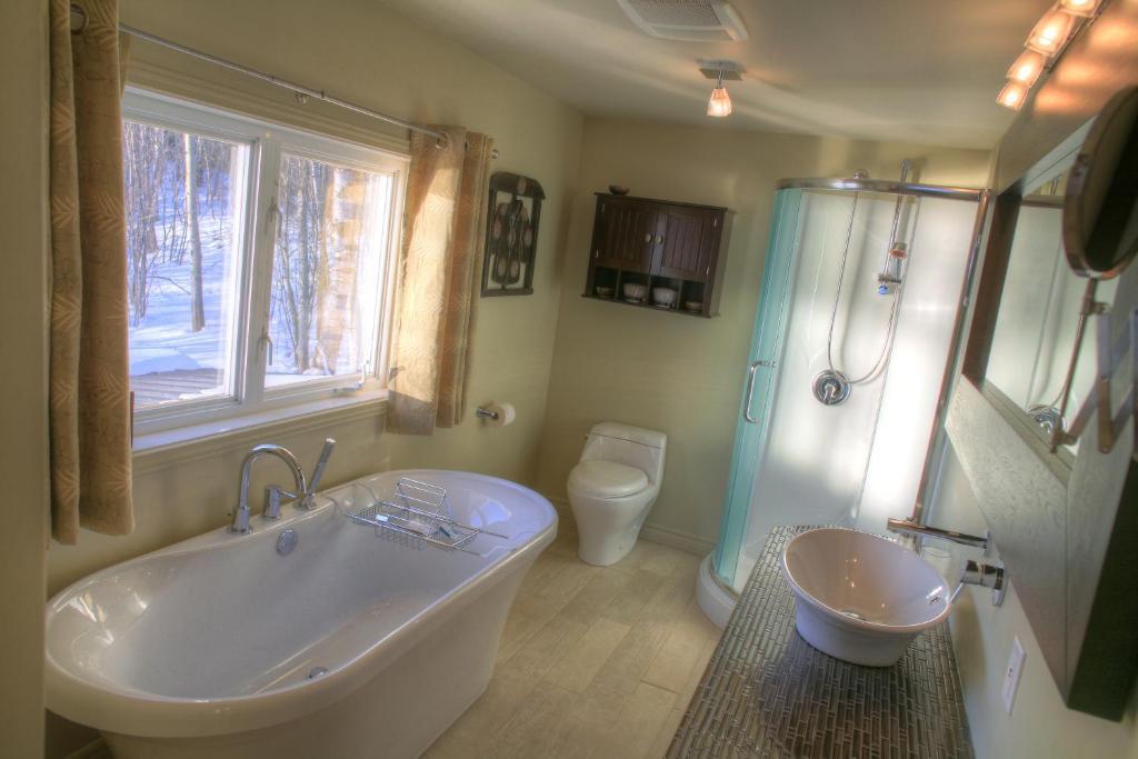 Auberge Des Eaux Vives La Malbaie Ruang foto