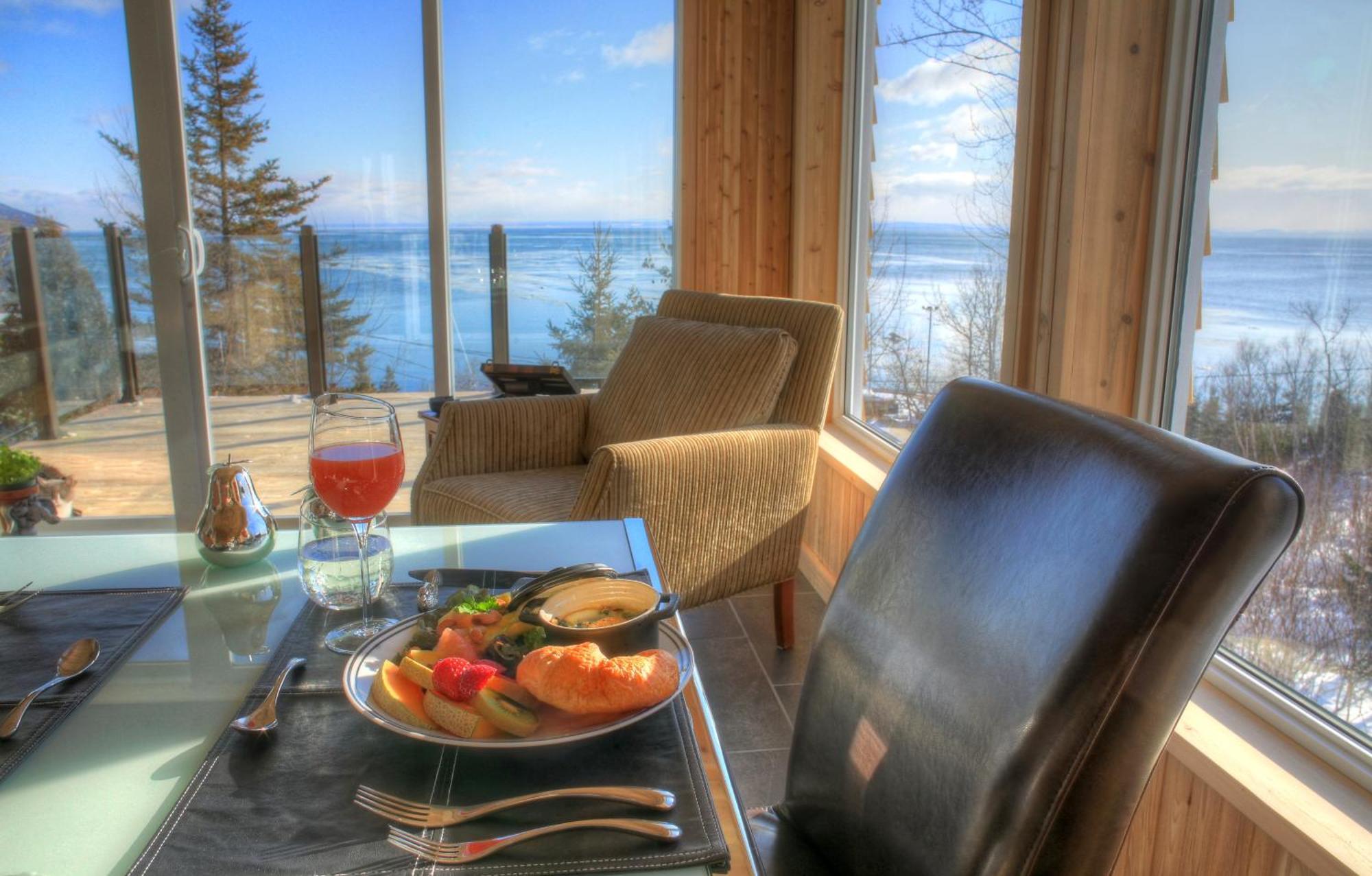 Auberge Des Eaux Vives La Malbaie Bagian luar foto