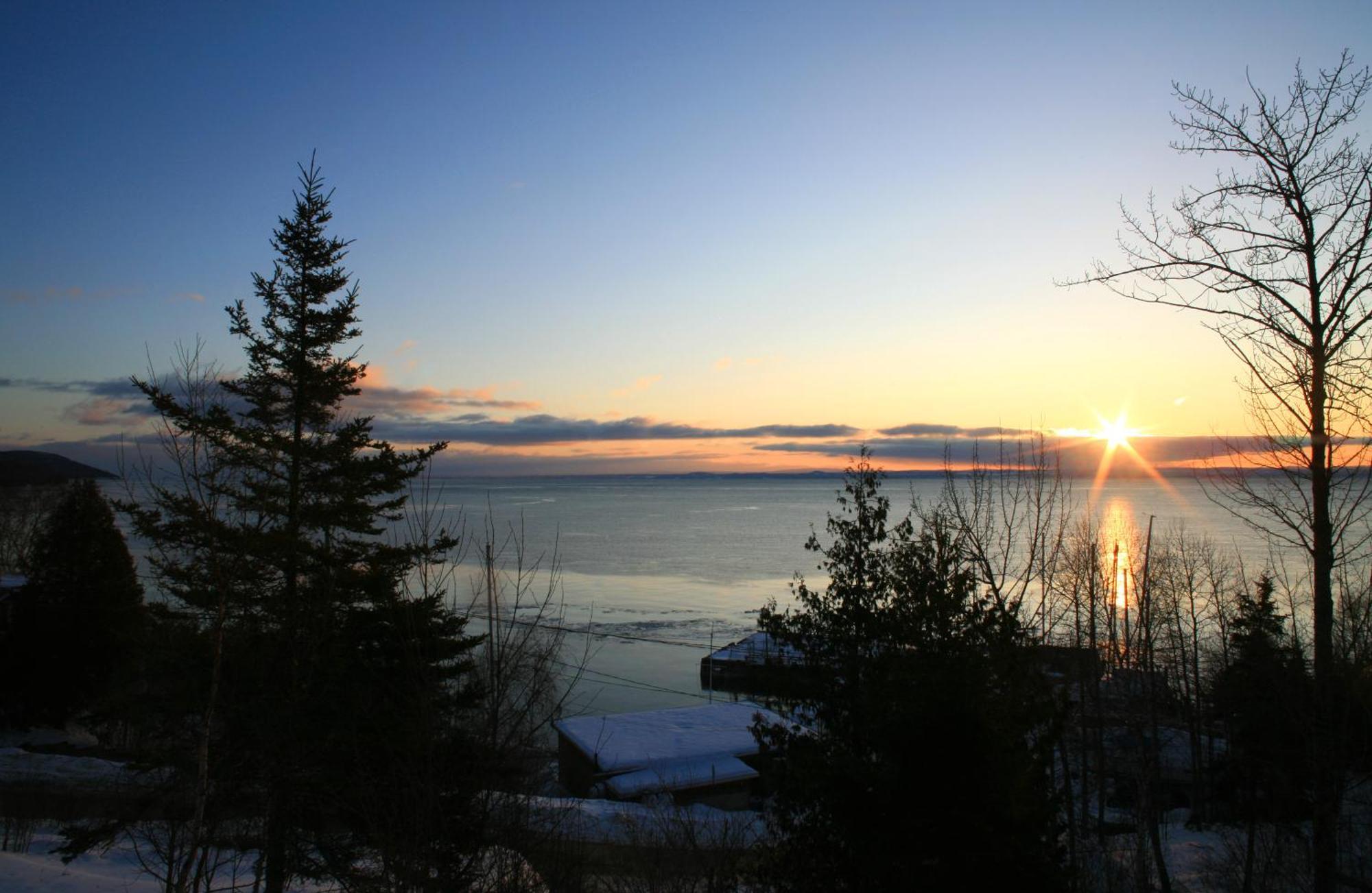 Auberge Des Eaux Vives La Malbaie Bagian luar foto