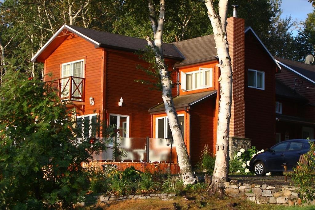 Auberge Des Eaux Vives La Malbaie Bagian luar foto
