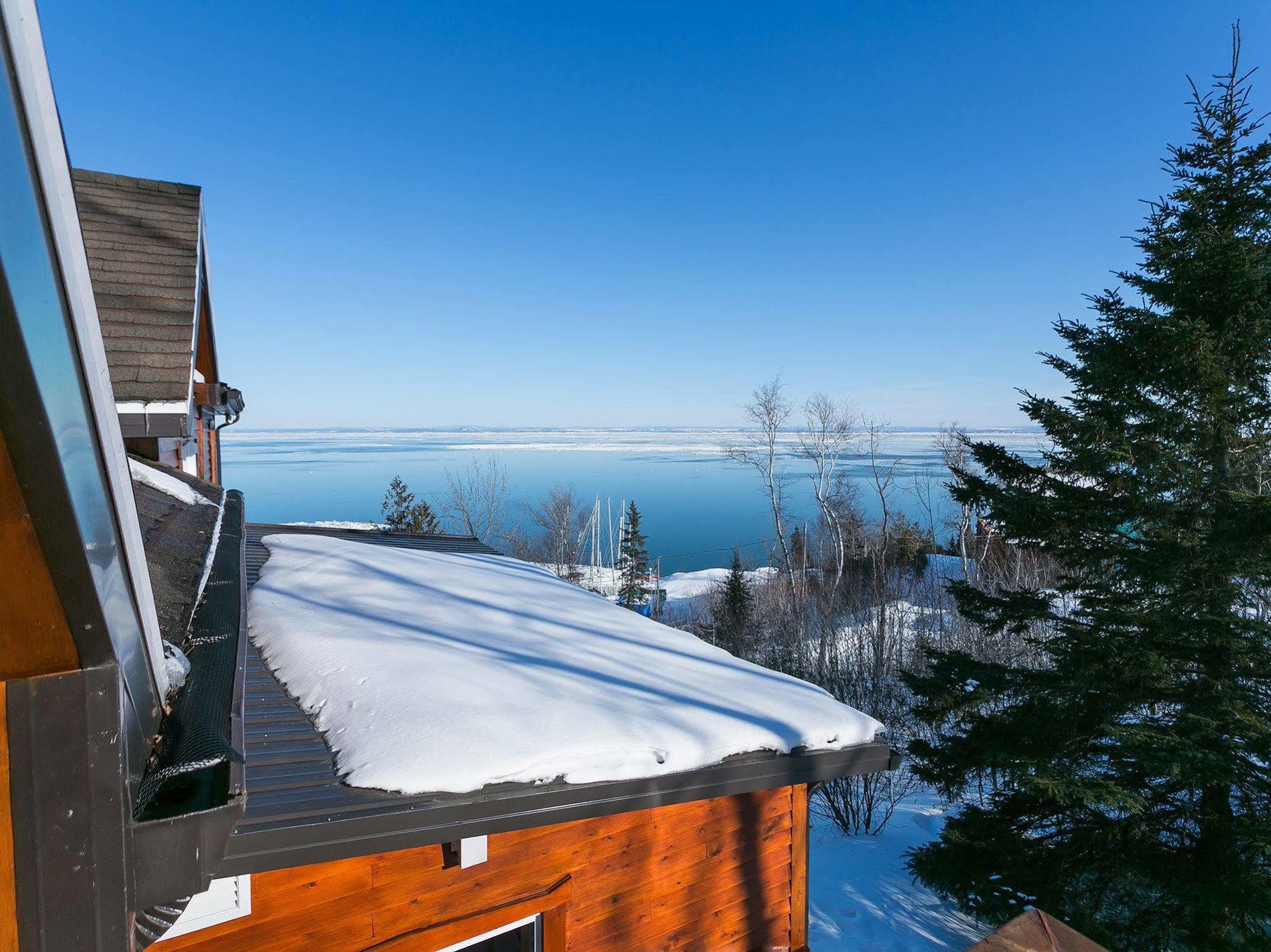 Auberge Des Eaux Vives La Malbaie Bagian luar foto
